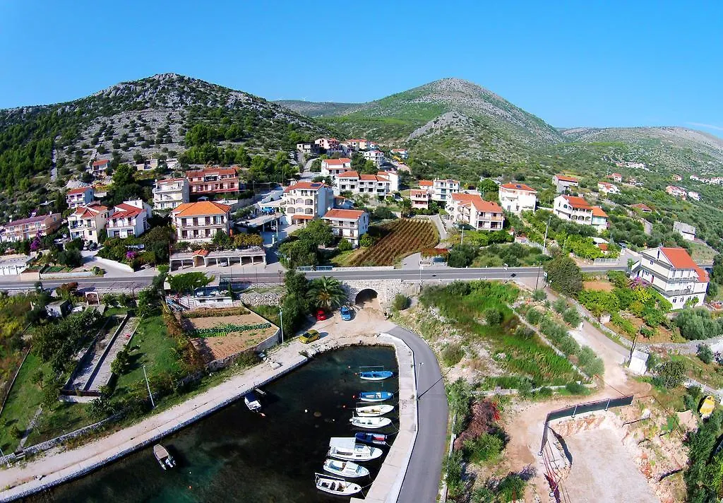 Apartments&Rooms Jelavic Seget Vranjica