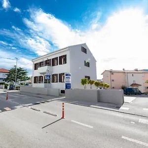 Crnekovic Iii , Baška Chorvatsko