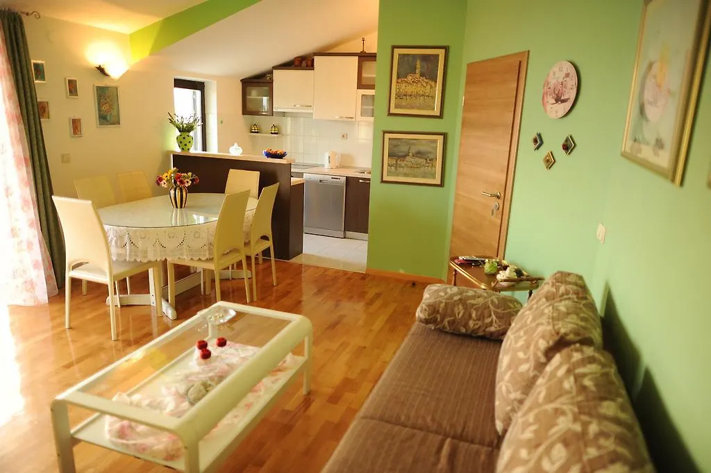 Apartments&Rooms Jelavic Seget Vranjica 0*,  Croatia